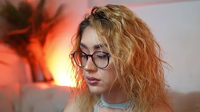 AileenKiss online show from March 12, 10:25 pm