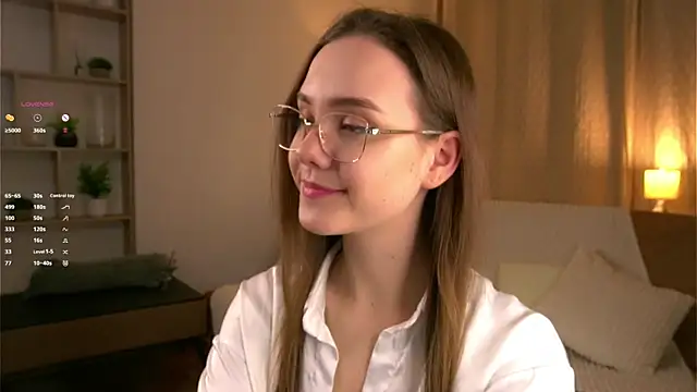 SweetSaraPie online show from March 1, 6:08 pm