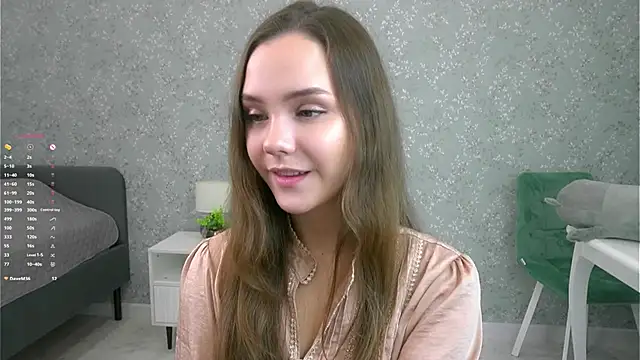 Snapshot of SweetSaraPie chatting on October 13, 7:26 pm SweetSaraPie online show from October 13, 7:26 pm