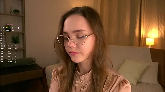 SweetSaraPie online show from March 16, 6:10 pm