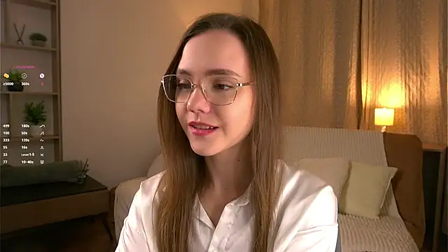 SweetSaraPie online show from April 8, 7:04 pm