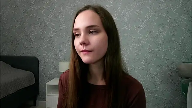 Snapshot of SweetSaraPie chatting on October 3, 9:49 pm SweetSaraPie online show from October 3, 9:49 pm