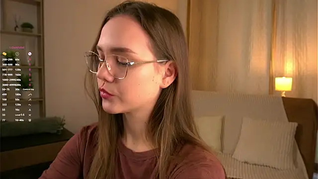 SweetSaraPie online show from February 8, 7:17 am