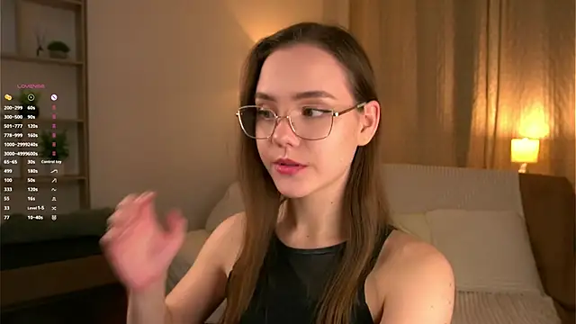 SweetSaraPie online show from March 8, 6:11 pm