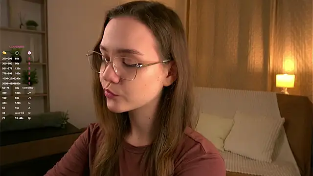 SweetSaraPie online show from February 16, 5:00 pm