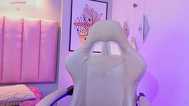 CamilaLevy online show from April 10, 12:23 pm