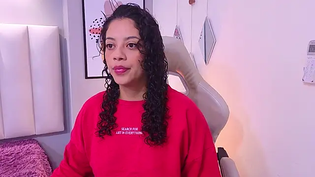 Snapshot of CamilaLevy chatting on June 6, 12:10 pm CamilaLevy online show from June 6, 12:10 pm