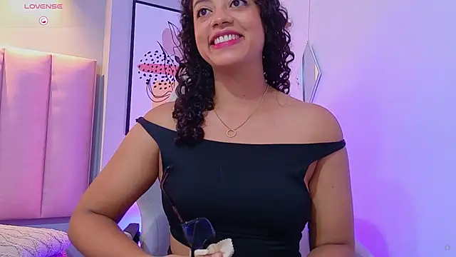 CamilaLevy online show from April 11, 12:20 pm