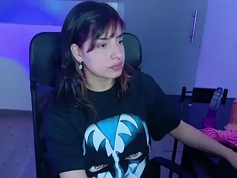 Violetta Swett  online show from November 15, 2:43 pm