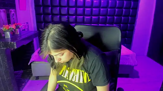 Violetta Swett  online show from December 16, 11:58 am