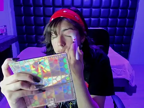 Violetta Swett  online show from December 15, 11:27 am