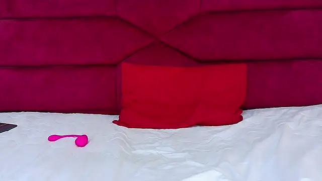 Valentina Rose1 online show from October 14, 8:09 pm