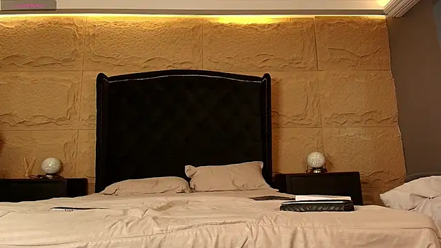 Snapshot of naomi_hill1 chatting on October 16, 8:28 pm naomi hill1 online show from October 16, 8:28 pm