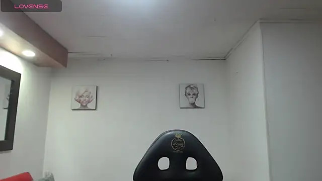 Snapshot of Andy_Eagleton_20_ chatting on April 29, 3:21 am Andy Eagleton 20 online show from April 29, 3:21 am