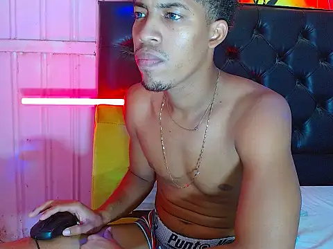 andreswj bigcock23 online show from October 11, 6:58 am