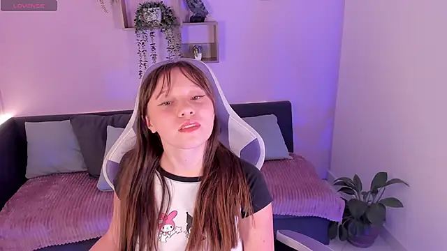 AliciaMoonx online show from October 6, 11:55 am