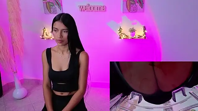 Snapshot of alejamedusa chatting on October 9, 11:33 am alejamedusa online show from October 9, 11:33 am