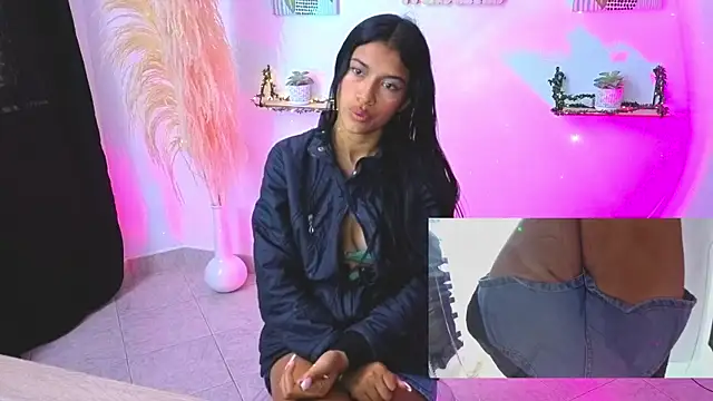 Snapshot of alejamedusa chatting on October 12, 3:35 pm alejamedusa online show from October 12, 3:35 pm