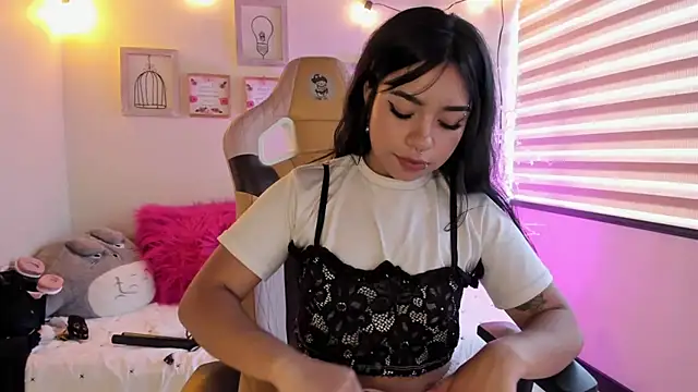 emma soffia online show from March 27, 10:00 pm