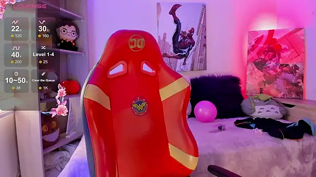 Snapshot of emma_soffia chatting on November 13, 6:01 pm emma soffia online show from November 13, 6:01 pm