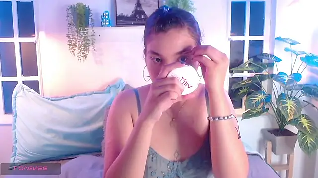 Viollet C online show from October 12, 1:40 am