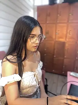 Snapshot of KyliePink_ chatting on October 14, 2:50 pm KyliePink online show from October 14, 2:50 pm