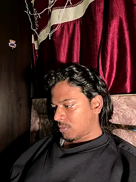 Ujjwallkumar0069 online show from December 18, 1:37 pm