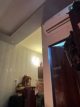 Ujjwallkumar0069 online show from February 11, 6:46 am