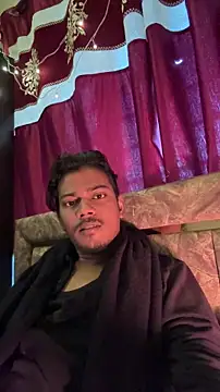 Snapshot of Ujjwallkumar0069 chatting on December 2, 7:43 am Ujjwallkumar0069 online show from December 2, 7:43 am