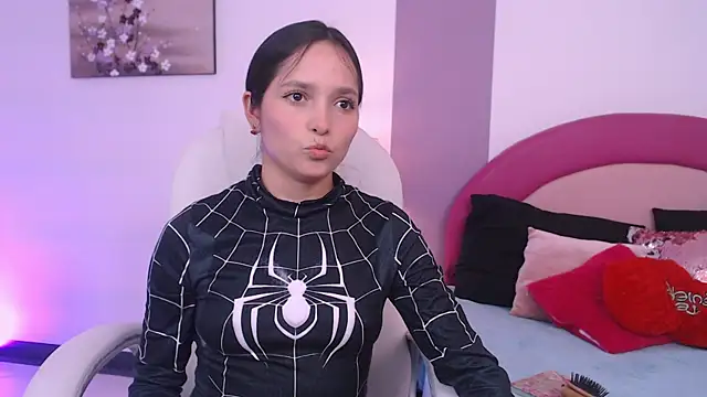 Suzy1  online show from April 2, 7:31 pm