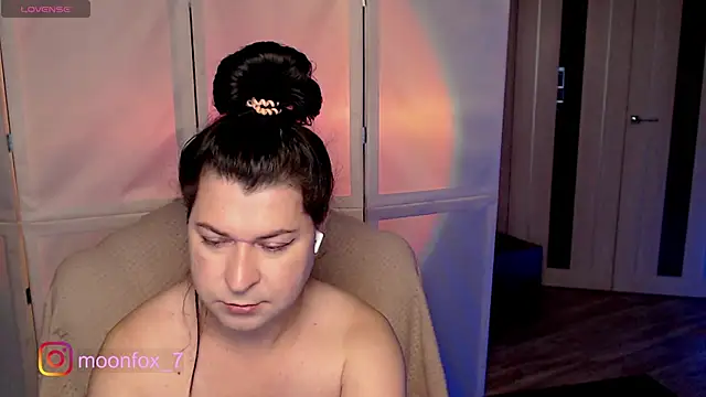 micromouse mo online show from October 26, 9:48 pm