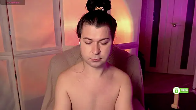 micromouse mo online show from December 18, 7:52 pm