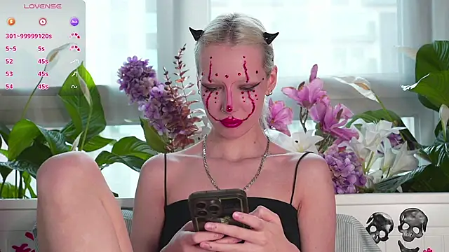 Snapshot of RanyThomson chatting on October 25, 2:17 pm RanyThomson online show from October 25, 2:17 pm