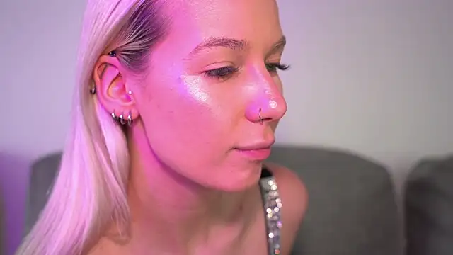 RanyThomson online show from April 19, 2:40 pm