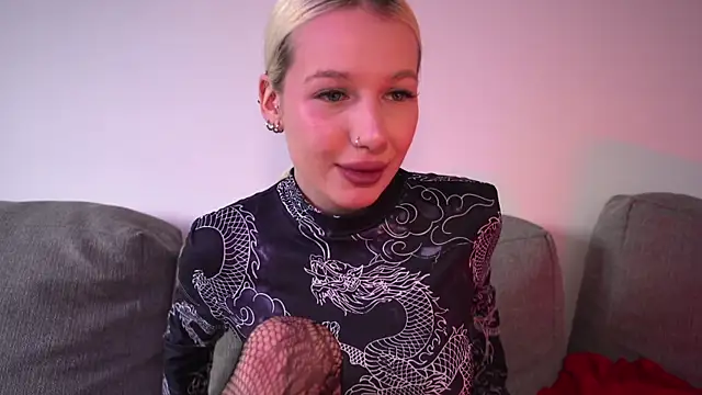 RanyThomson online show from April 9, 2:34 pm