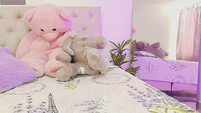 SoofiKiss online show from March 11, 6:57 pm