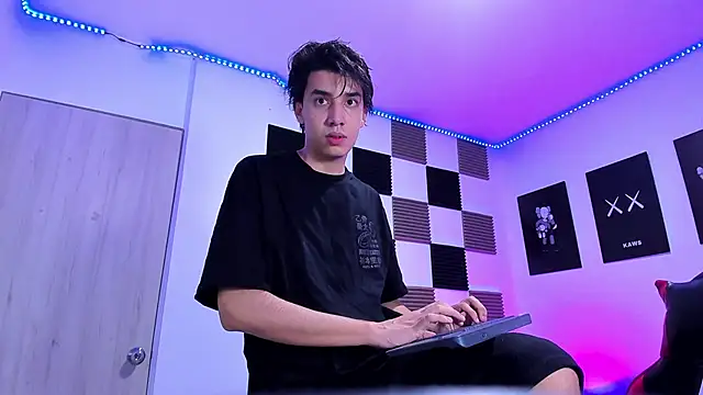 jeycobb online show from April 8, 1:07 am