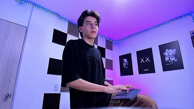 jeycobb online show from March 24, 1:16 am