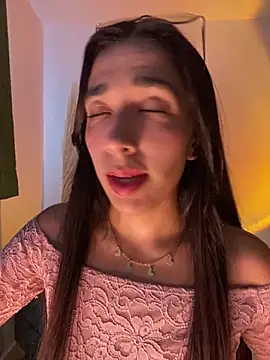 Snapshot of SabrinaEvanss_ chatting on June 13, 9:13 pm SabrinaEvanss online show from June 13, 9:13 pm