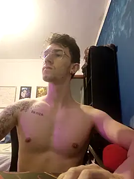 Snapshot of SweetGoodBoy22 chatting on October 4, 6:20 pm SweetGoodBoy22 online show from October 4, 6:20 pm