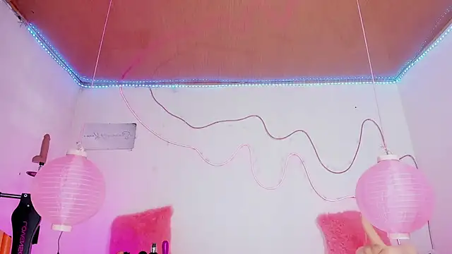 shannon kinne  online show from December 16, 1:37 pm