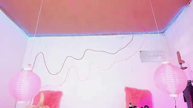 shannon kinne  online show from December 14, 1:17 pm