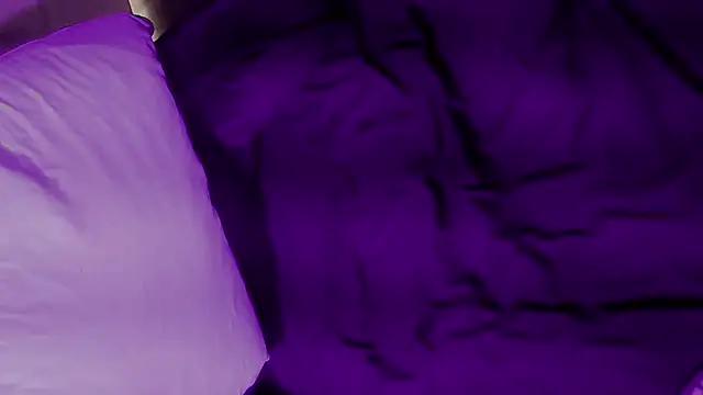 Snapshot of Moonless_Joy chatting on October 24, 9:14 pm Moonless Joy online show from October 24, 9:14 pm