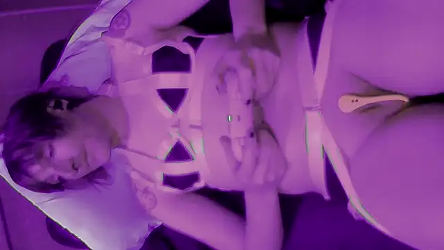 Snapshot of Moonless_Joy chatting on October 27, 11:27 pm Moonless Joy online show from October 27, 11:27 pm