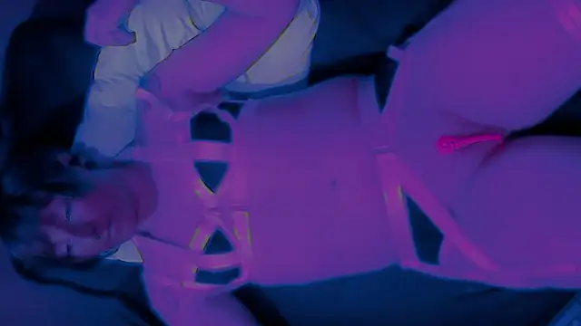 Snapshot of Moonless_Joy chatting on October 20, 8:42 pm Moonless Joy online show from October 20, 8:42 pm