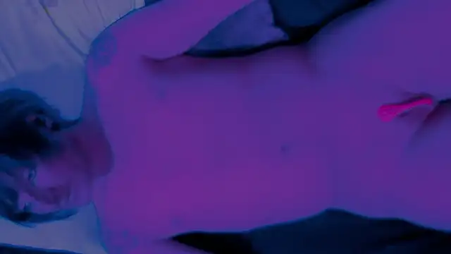 Snapshot of Moonless_Joy chatting on October 22, 12:43 am Moonless Joy online show from October 22, 12:43 am