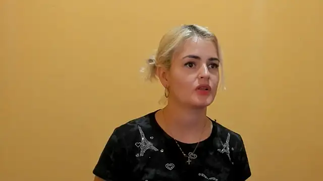 lili latina47 online show from March 5, 11:43 pm