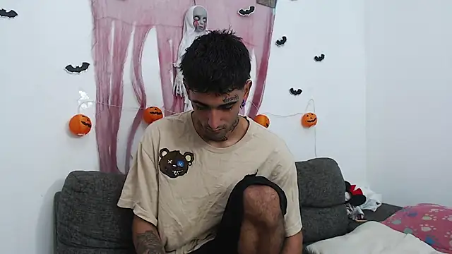 Snapshot of sombralovers chatting on October 27, 2:51 pm sombralovers online show from October 27, 2:51 pm