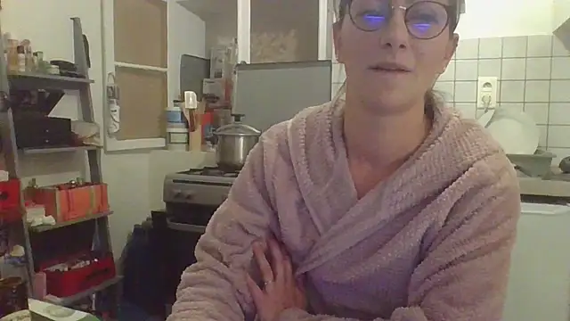 Snapshot of LonelyLu chatting on October 5, 6:42 pm LonelyLu online show from October 5, 6:42 pm