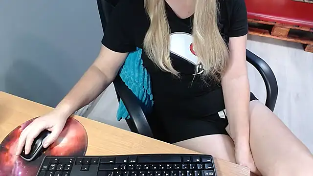 Snapshot of Ledi_Catherin chatting on November 23, 11:20 am Ledi Catherin online show from November 23, 11:20 am